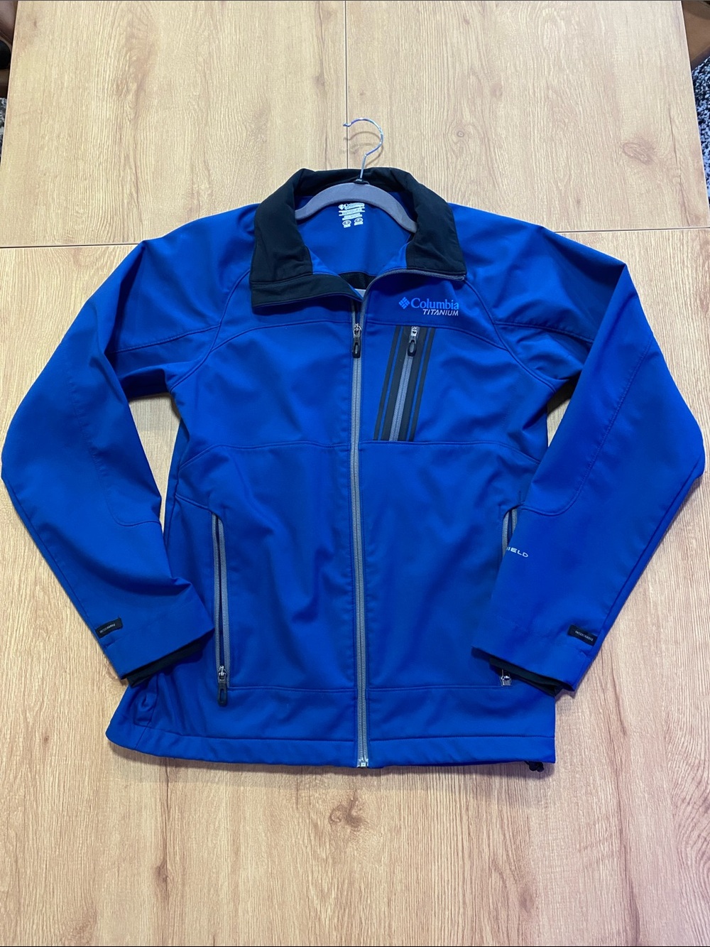 Columbia Blue Softshell Performance Jacket with Black Collar
